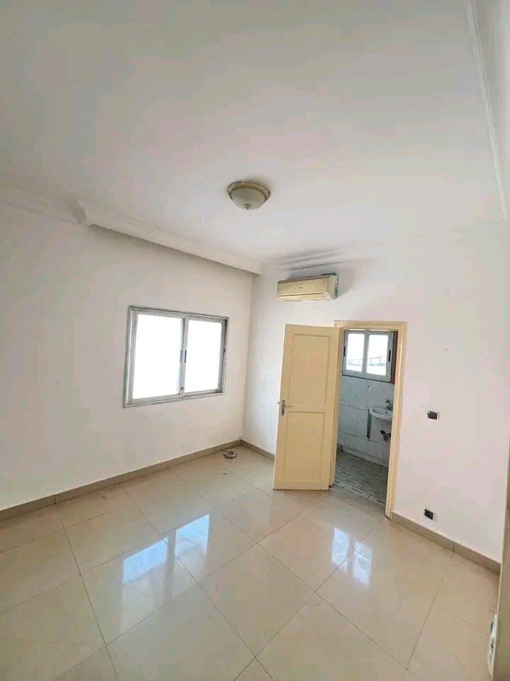 Maison à Poto-Poto